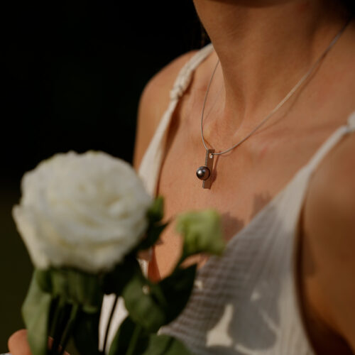 White gold, diamonds and Tahiti pearl pendant