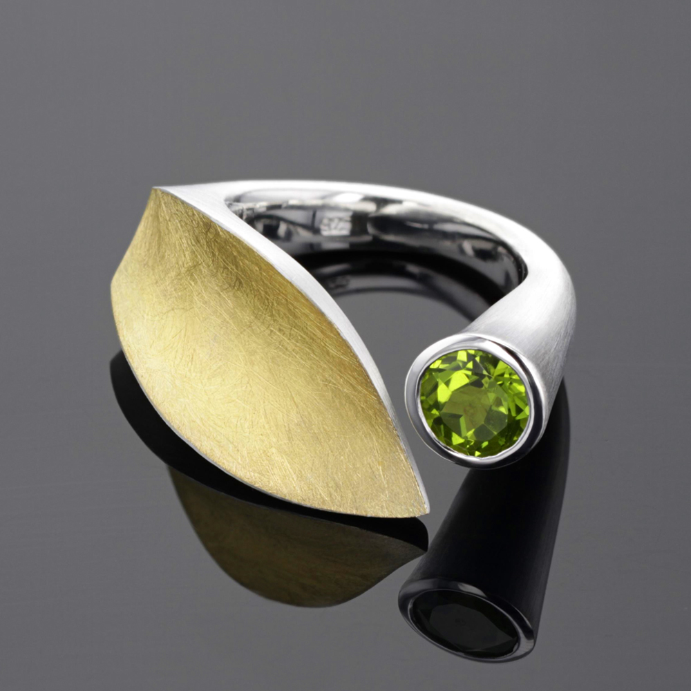 Leaf ring with green stone