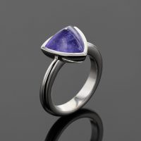 Tanzanite ring in white gold, Mauritius