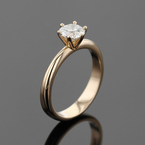 18ct rose gold engagament ring with a one carat diamond