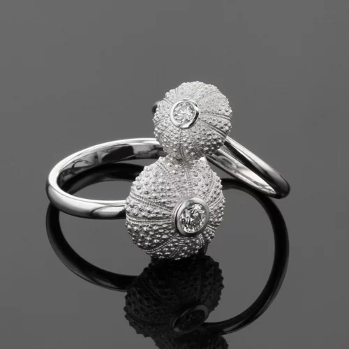 Delicate and small sea urchin rings in white gold with diamonds