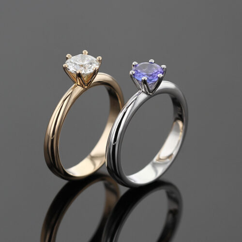 Classic Tanzanite ring in white gold and 1 carat diamond ring in rose gold