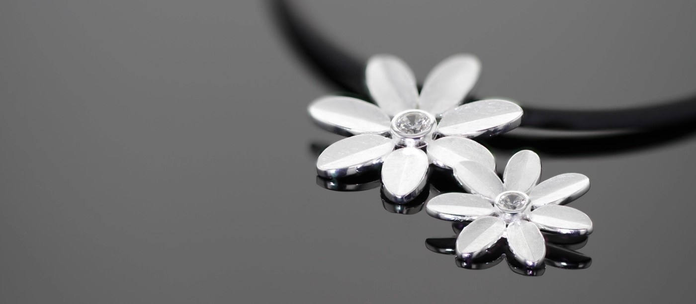 Flower pendants by Martin Beffert