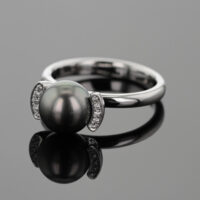 Tahiti pearl ring in 18ct white gold with diamonds