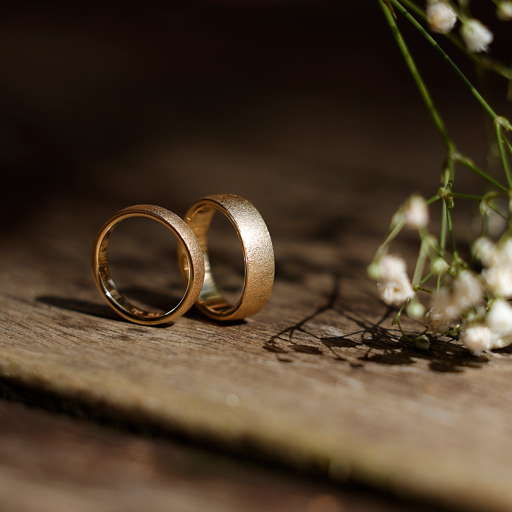 Wedding rings with a frosted matt finish